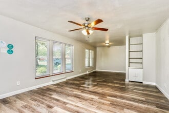 1545 Washington St in Florissant, MO - Foto de edificio - Building Photo