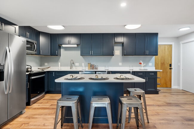 property at 1606 Cottonwood Dr