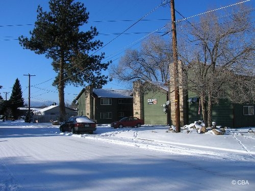 Pine Crest Condos in Bend, OR - Building Photo