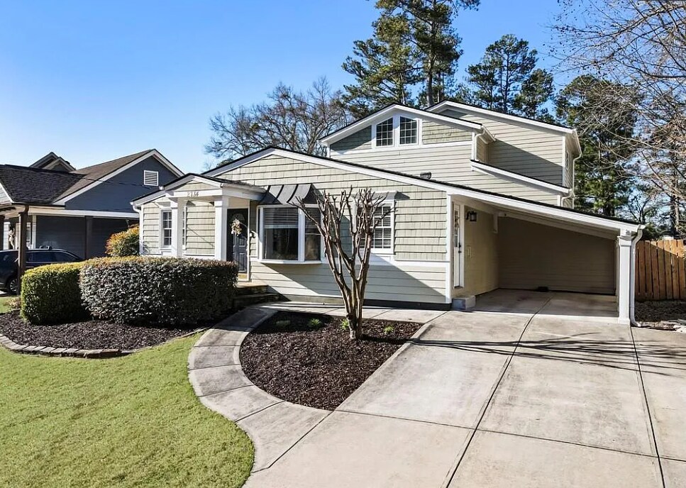 2734 Skyland Dr NE in Brookhaven, GA - Building Photo