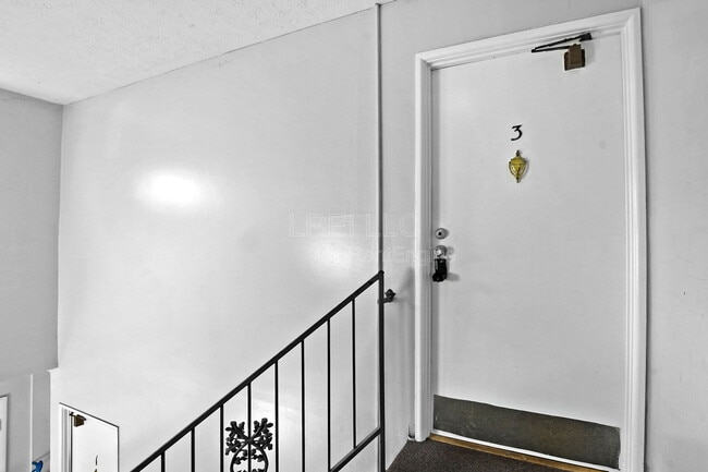 3325 Breckenridge Ln in Louisville, KY - Building Photo - Building Photo