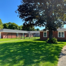 61 Old Amherst Rd in Sunderland, MA - Foto de edificio - Building Photo