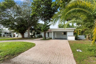 715 NE 25th Ave in Pompano Beach, FL - Building Photo