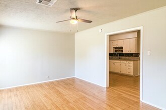 816 1st St in La Marque, TX - Building Photo - Building Photo