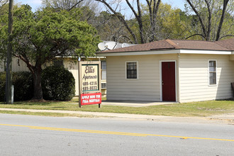 Ellis Apartments in Statesboro, GA - Foto de edificio - Building Photo