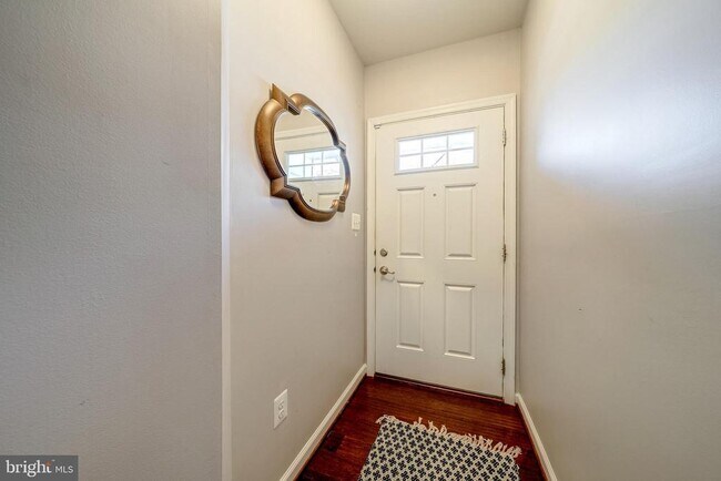25850 Clairmont Manor Square in Aldie, VA - Foto de edificio - Building Photo