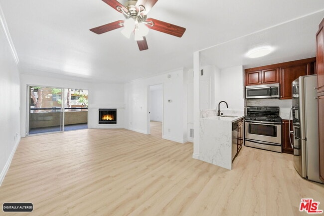 property at 5530 Owensmouth Ave