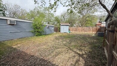 802 Alametos in San Antonio, TX - Building Photo - Building Photo