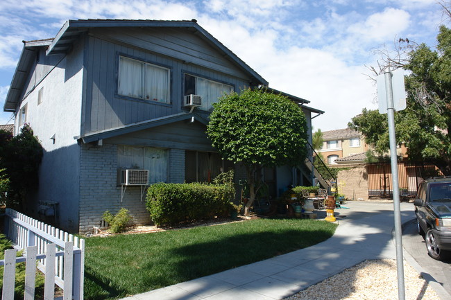 3011 Pearl Ave in San Jose, CA - Foto de edificio - Building Photo