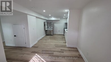 41 Blair Crescent in Barrie, ON - Building Photo - Building Photo