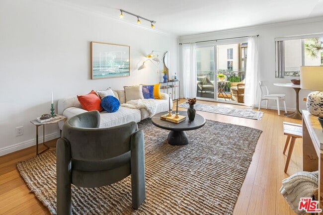 property at 1154 S Barrington Ave