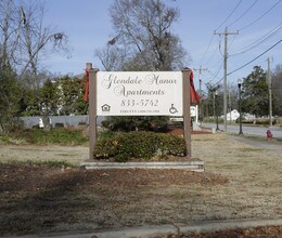 Glendale Manor Apartments in Clinton, SC - Building Photo - Building Photo