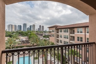 High Point Uptown in Houston, TX - Building Photo