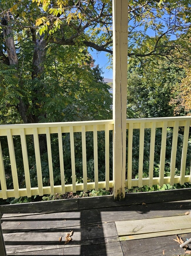 156 N Clinton St in Poughkeepsie, NY - Building Photo - Building Photo