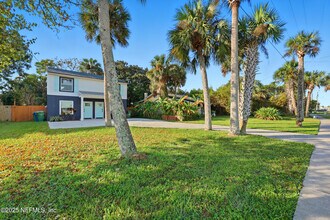422 3rd St S in Jacksonville Beach, FL - Building Photo - Building Photo