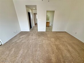 4079 Halfmoon Bay Dr in Las Vegas, NV - Foto de edificio - Building Photo