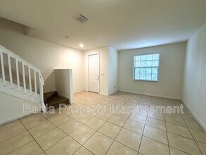 9374 W 32nd Ln in Hialeah, FL - Building Photo - Building Photo