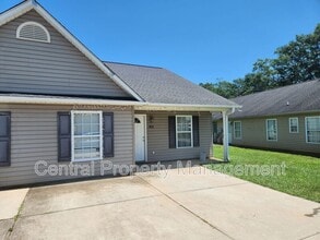 506 Seays Crest Dr in Inman, SC - Foto de edificio - Building Photo