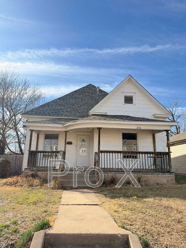 property at 2116 S Moffet Ave
