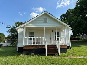 1411 Piedmont Way in Burlington, NC - Building Photo - Building Photo