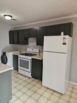 165 Midway Dr, Unit A in Oliver Springs, TN - Building Photo