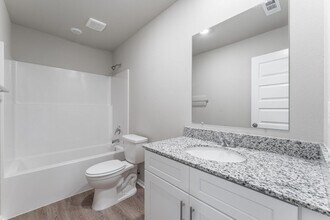 2527 E Meramec St in Fayetteville, AR - Building Photo - Building Photo