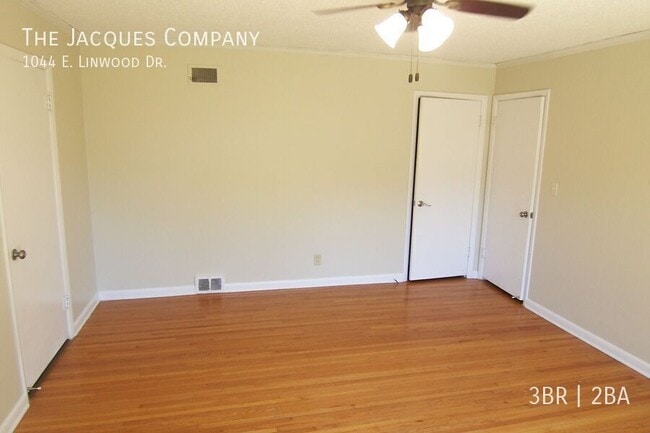 1044 E Linwood Dr in Springfield, MO - Building Photo - Building Photo
