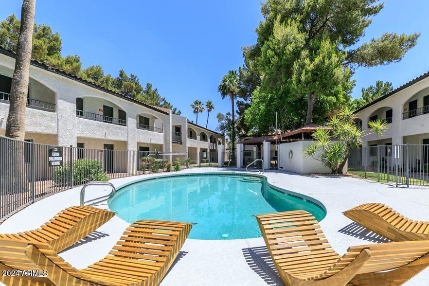 2645 E Cactus Rd, Unit 1 in Phoenix, AZ - Building Photo