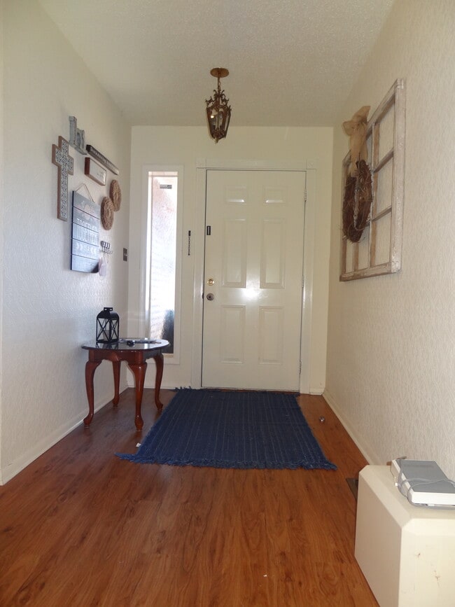 2305 NW 50th St in Oklahoma City, OK - Foto de edificio - Building Photo