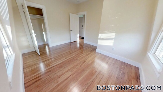 413 Washington St in Cambridge, MA - Building Photo - Building Photo