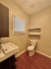 333 W Hutchison St in San Marcos, TX - Building Photo - Building Photo