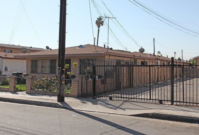 4224-4230 Walnut St in Bell, CA - Building Photo - Building Photo