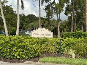 1490 Churchill Cir in Naples, FL - Foto de edificio - Building Photo
