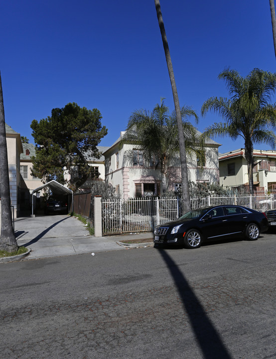 905 S Kenmore Ave in Los Angeles, CA - Building Photo