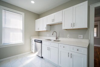 73 E Markison Ave in Columbus, OH - Building Photo - Building Photo