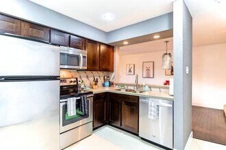 4777 Cedar Springs Rd-Unit -2H in Dallas, TX - Building Photo - Building Photo