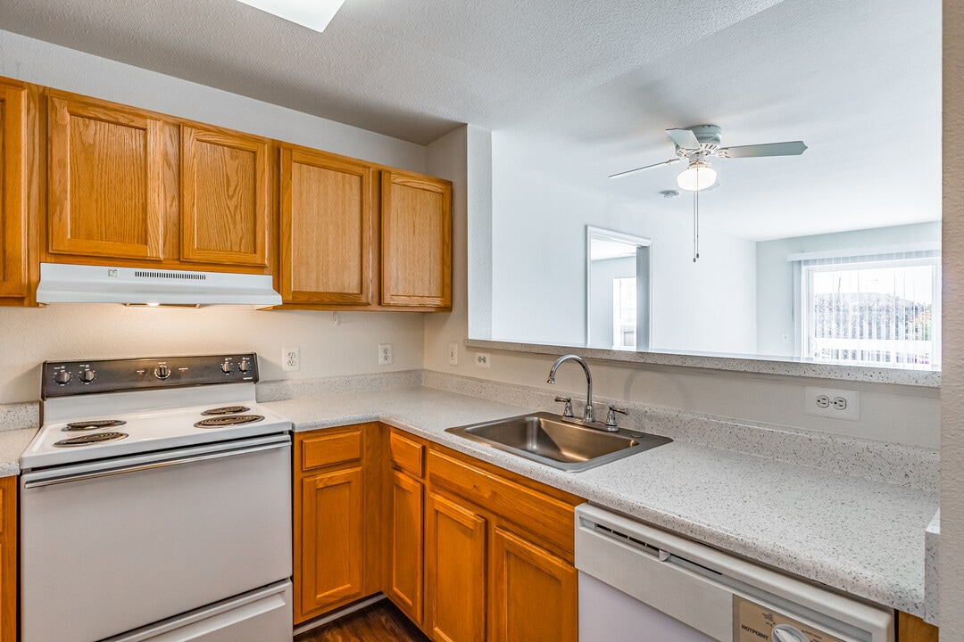 Kendrick Court Senior Apartments in Herndon, VA - Building Photo