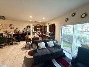 5420 SW 13th Ct in North Lauderdale, FL - Building Photo - Building Photo