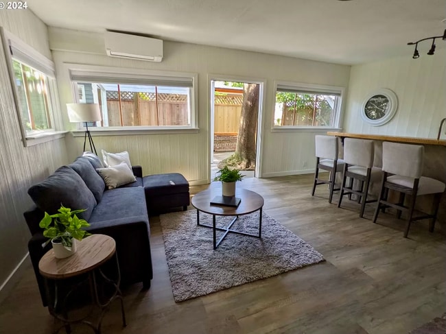 3450 SW 87th Ave in Portland, OR - Foto de edificio - Building Photo