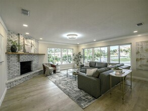 6400 Mockingbird Way S in St. Petersburg, FL - Building Photo - Building Photo