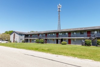 Alabama Gardens in Beaumont, TX - Building Photo - Building Photo