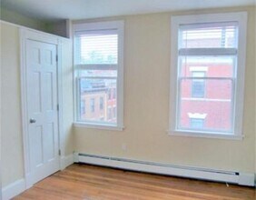 55 Phillips St, Unit 7 in Boston, MA - Foto de edificio - Building Photo