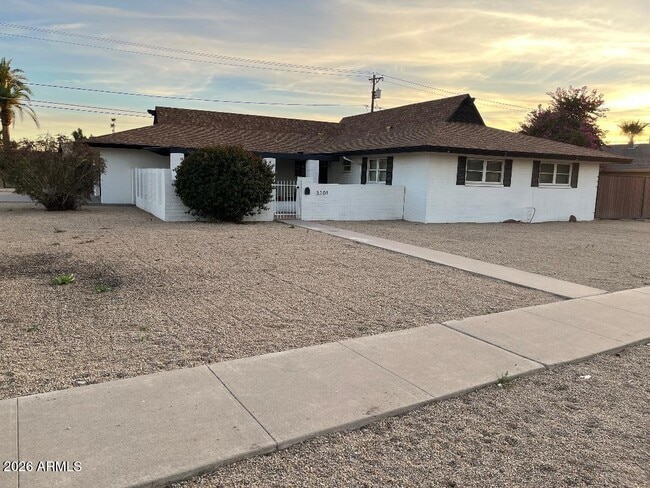 3301 W Belmont Ave in Phoenix, AZ - Building Photo - Building Photo