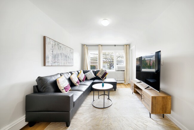 36 E 47th St, Unit apt 1
