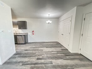 Delaware on Primrose in Springfield, MO - Building Photo - Building Photo