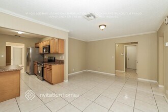 321 Canterbury Dr W in Riviera Beach, FL - Building Photo - Building Photo