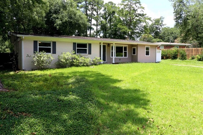 property at 410 Inglewood Dr