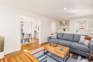 640 Martense Ave in Teaneck, NJ - Building Photo