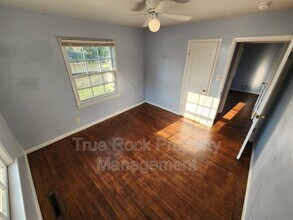 1009 Hillside Dr in Ada, OK - Building Photo - Building Photo