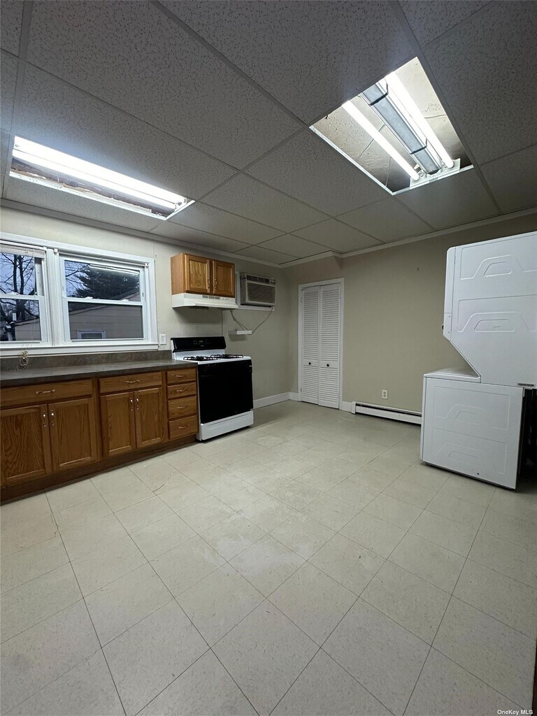 21 Lincoln Ave Rentals in Islip Terrace, NY